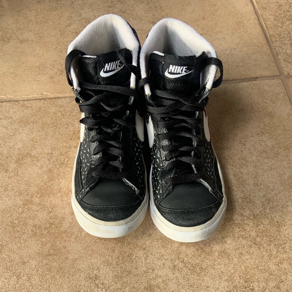 Nike Blazer size 4